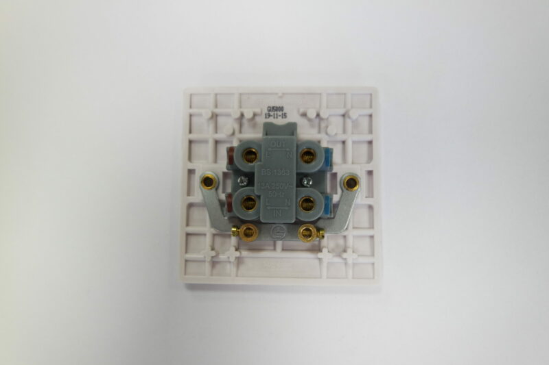 Schneider GET GU5000 Ultimate White Moulded Unswitched Connection Unit 13A Engraved ALARM - Image 2