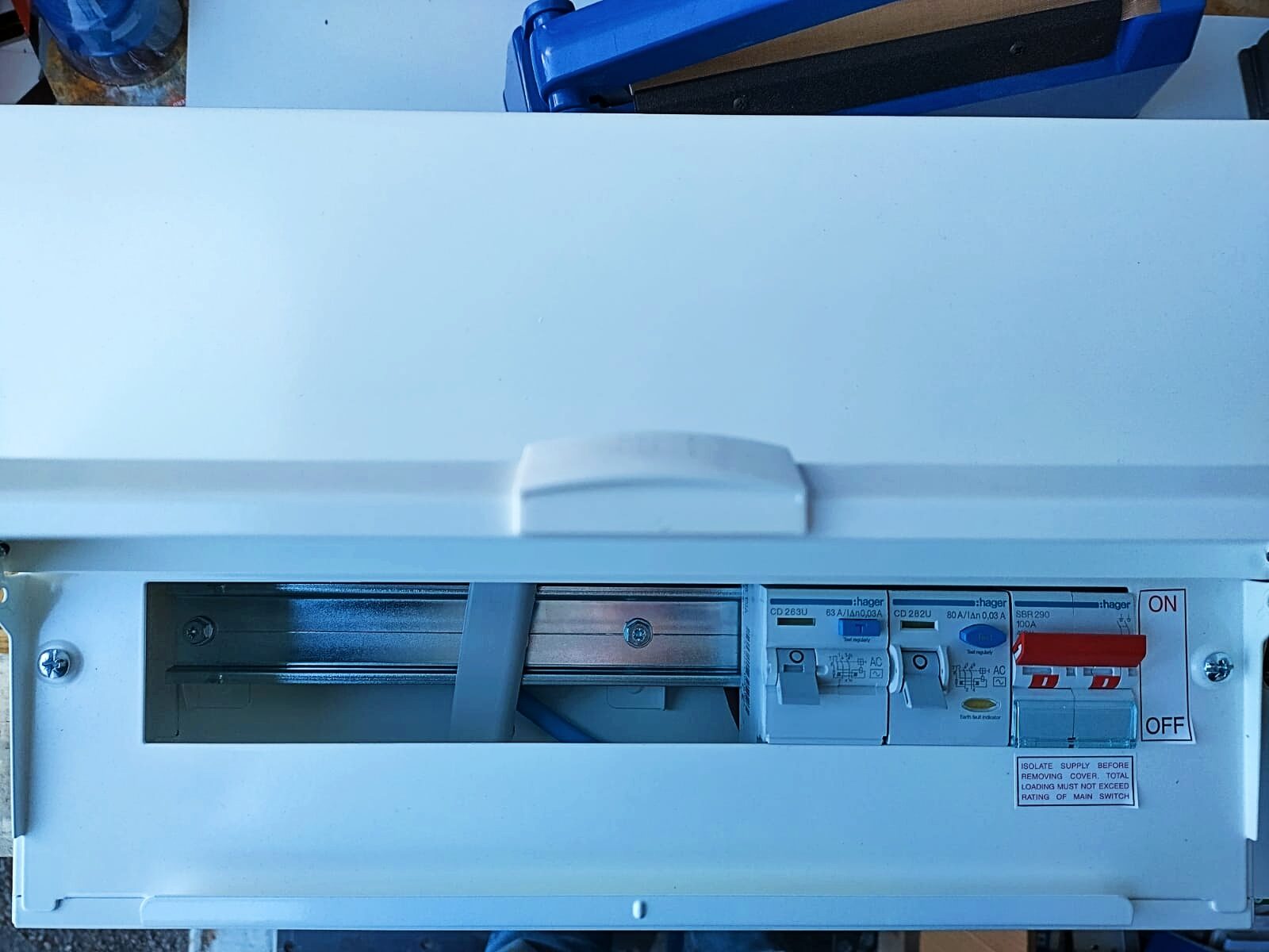 Hager 100A 10-14 Way Metal Consumer Unit (BDA9HBM) - Image 3
