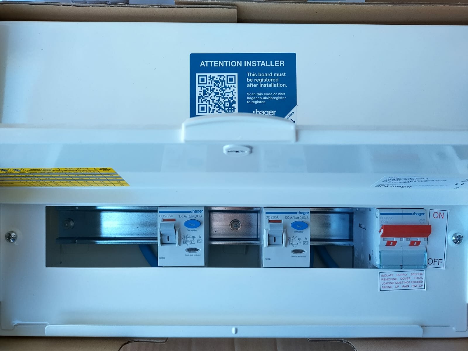 Hager 100A 10-14 Way Metal Consumer Unit (CP10HBM) - Image 3