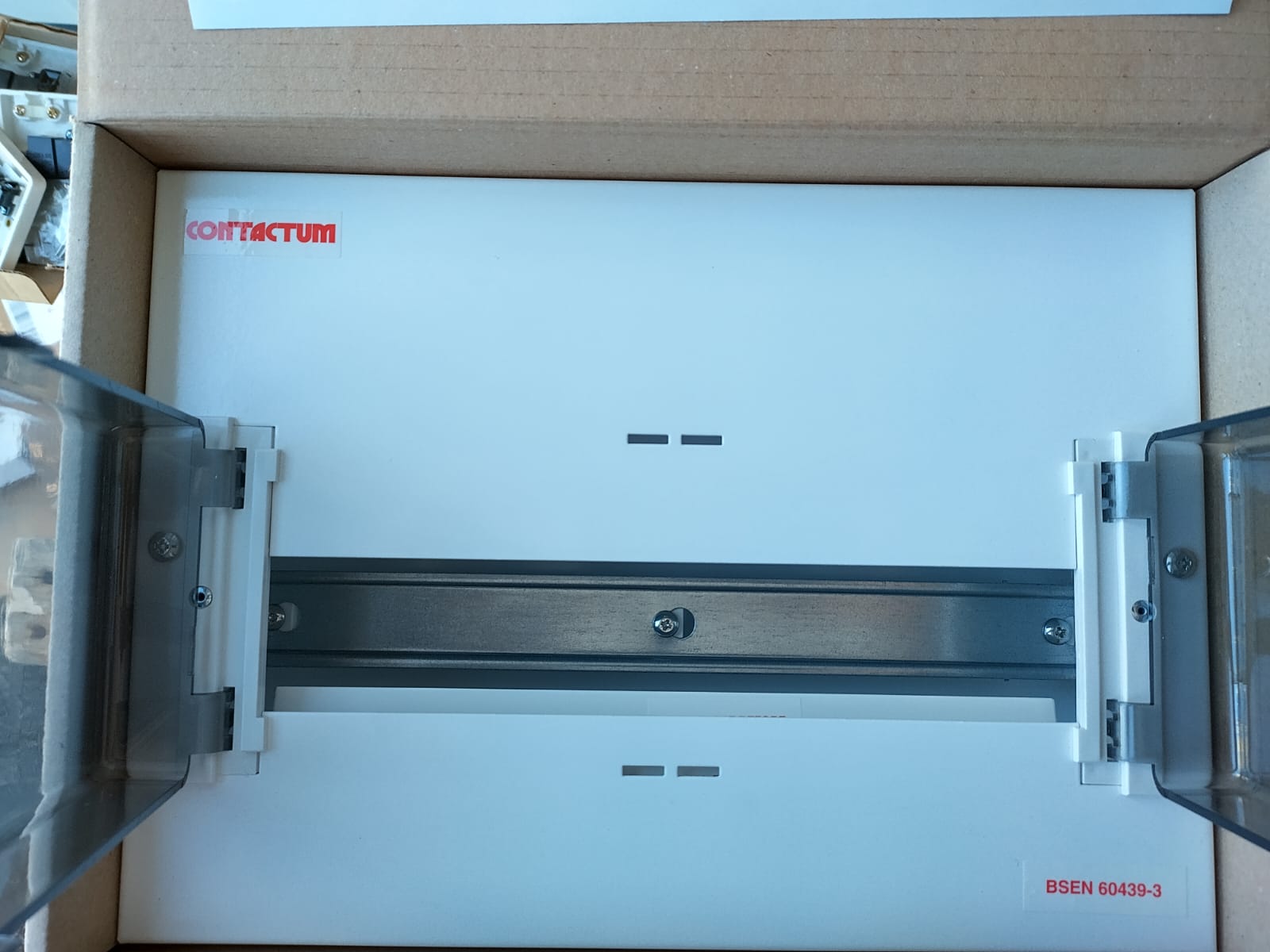 Contactum FBA14 14 Mod Metal Consumer Unit Enclosure – No Knockouts - Image 2